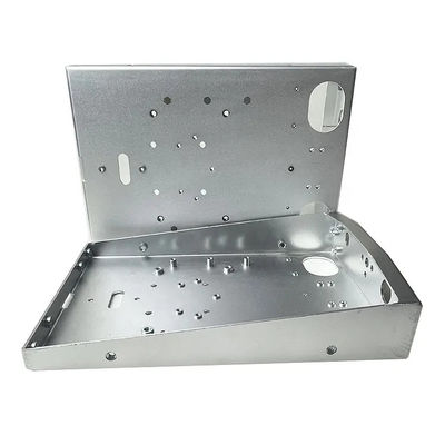 Industri manufaktur yang mengkhususkan diri dalam bagian stamping baja karbon dengan plating seng putih.